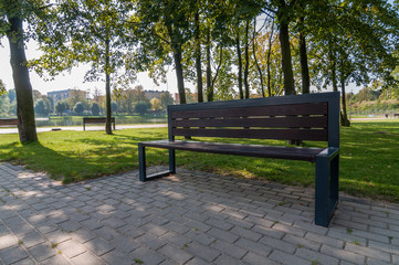 Ławka w parku miejskim, Jędrzejów