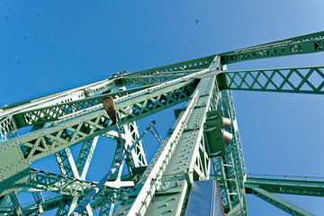 Bridge close-up structure