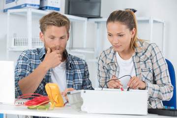 engineering students working in the lab