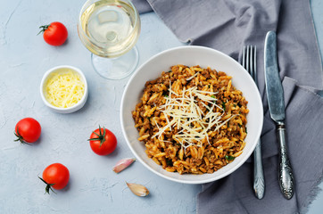 Minced meat tomato orzo