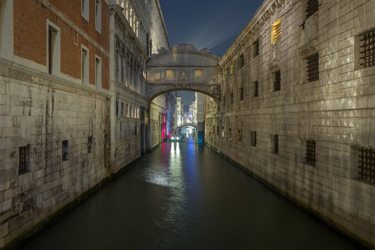 View on Ponte dei Sospiri, Venice