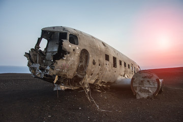 Fototapeta na wymiar Old crashed plane abandoned on Solheimasandur beach near Vik in Iceland