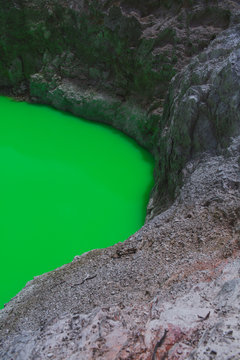 Devil's bath, Lake Ngakoro