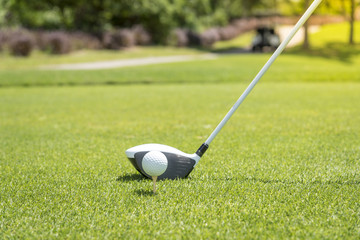 golf ball on tee prepair to tee off