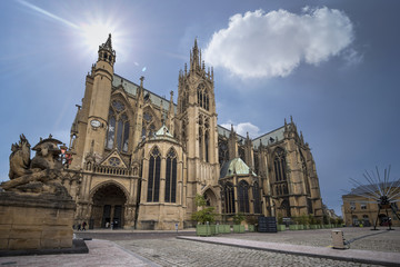 Fototapeta premium Up view of the Saint Etienne cathedral in Metz under a bright and sunny morning, Lorraine, France
