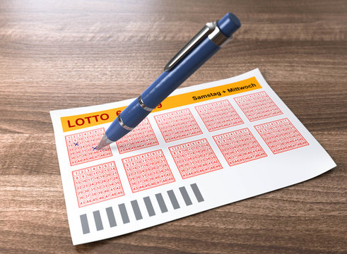 Lottoschein mit Kugelschreiber