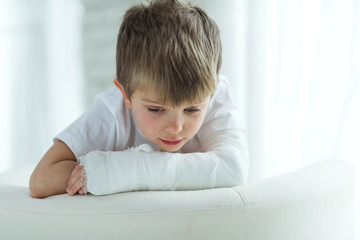 Fototapeta premium Child with an injury 