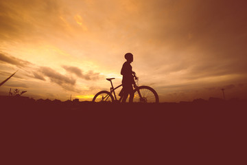 Obraz na płótnie Canvas Silhouette of mountain bike