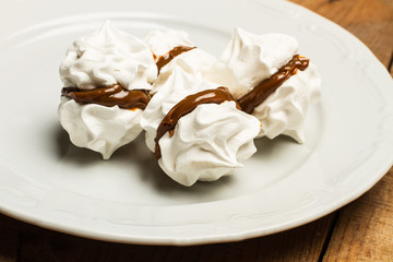 Merengue con dulce de leche