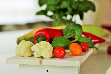 vegetable, fresh vegetables, healthy food, vegetarian food, tomato, basil, pepper, garlic, cucumber, mushrooms, chives, sweet corn, 