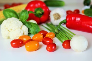 vegetable, fresh vegetables, healthy food, vegetarian food, tomato, basil, pepper, garlic, cucumber, mushrooms, chives, sweet corn, 