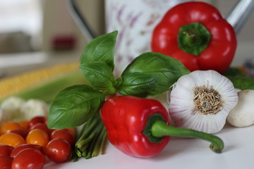 vegetable, fresh vegetables, healthy food, vegetarian food, tomato, basil, pepper, garlic, cucumber, mushrooms, chives, sweet corn, 
