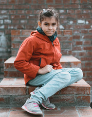 Fototapeta na wymiar little girl urban portrait