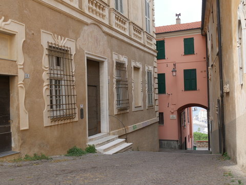 Imperia Porto Maurizio - palazzo Aquarone