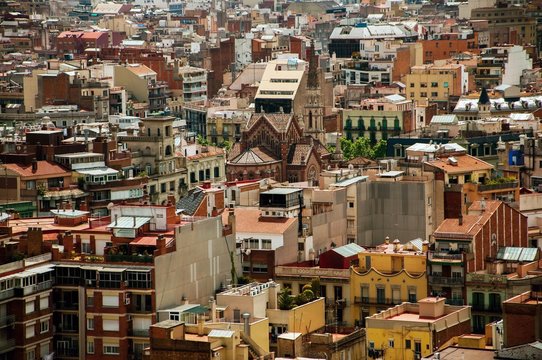 Buildings in city qaurter of Barcelona, Spain. © slunicko24