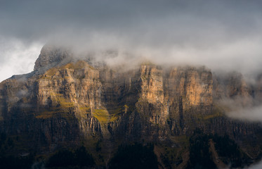 Mists and light on Ordesa walls