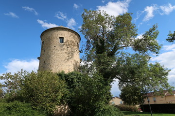 Fototapeta na wymiar Ancient tower in Sennecé-les-Mâcon