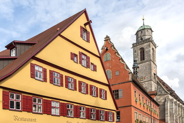 Fototapeta na wymiar Historische Altstadt von Dinkelsbühl mit Münster St. Georg