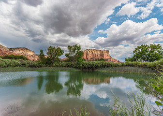 Fototapeta na wymiar Mesa Reflected in the Pond