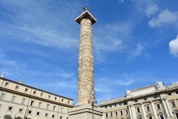 Fototapeta na wymiar Colonna di Marco Aurelio, Roma