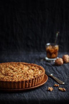 Apple tart with streusel topping