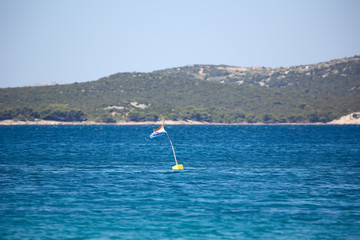 Kroatische Flagge im Wind