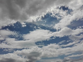 ciudad, cielo, mar y flores