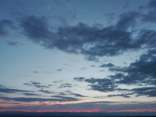 ciudad, cielo, mar y flores