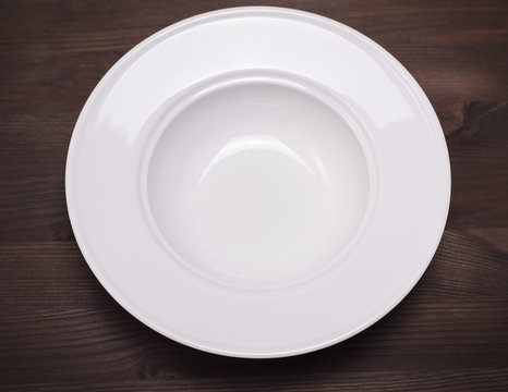 empty white round ceramic soup