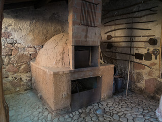 Antico forno per il pane sardo