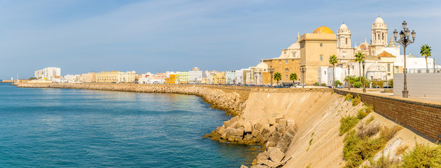Panoramic view at the seafront of Cadiz - Spain © milosk50