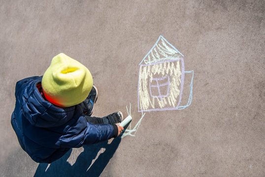 Child's Drawing House Chalk