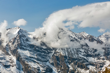 Fototapeta na wymiar Alpine mountains landscape in Austria.