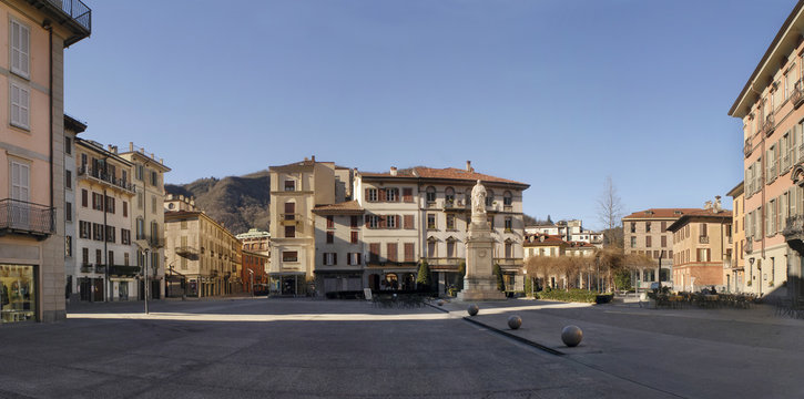  .Lombardy, Como; Piazza Volta