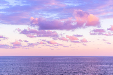 Fototapeta na wymiar Pink sky seascape