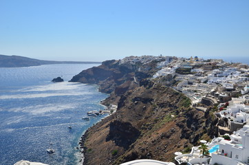 CALDEIRA ET VUE SUR LE VILLAGE D'OIA SANTORIN CYCLADES GRECE
