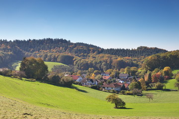 Fototapeta na wymiar Dorf am Kalten Herrgott