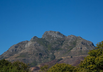 Naklejka premium Landscape of Cape Town with seldom view of the Table Mountain without clouds in South Africa