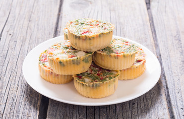 Egg muffins with onion
