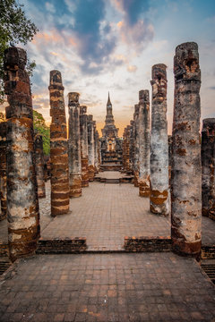 Sitting Budha in Wat Mahathat, historical park which covers the ruins of the old city of Sukhothai, Thailand