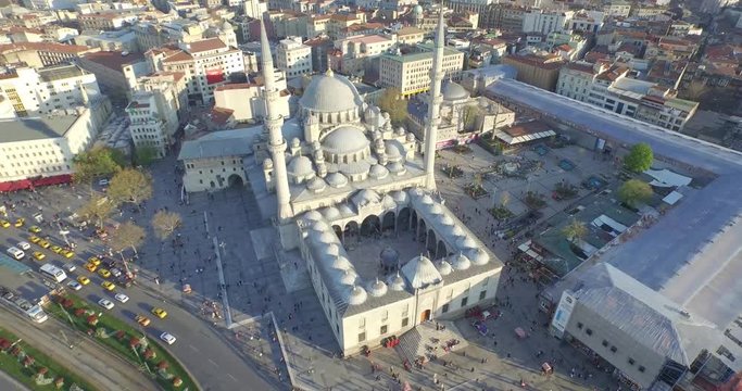 Yeni Camii (New Mosque) in Eminonu, Istanbul, Turkey