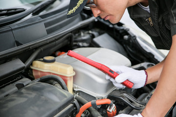 Fototapeta premium 整備士の仕事 