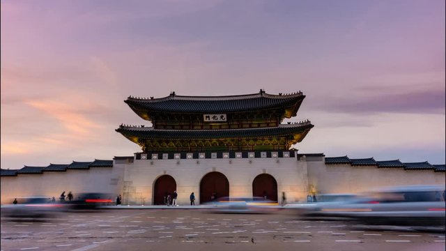 Time lapse of Gwanghwamun Gate and traffic at day to night in Seoul, South korea