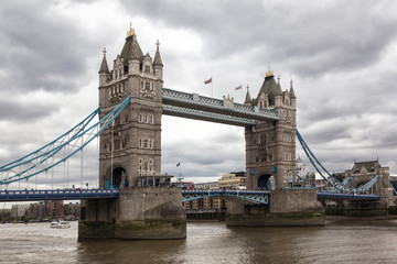Fototapeta na wymiar London tower bridge on a cloudy sky