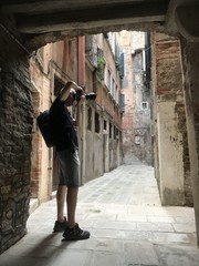 Fotograf bei der Arbeit - auf Fotopirsch durch Venedig