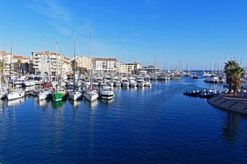 Fototapeta na wymiar Fréjus port de plaisance