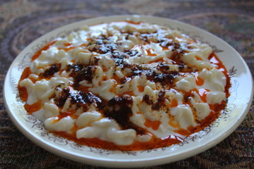 yoğurtlu makarna