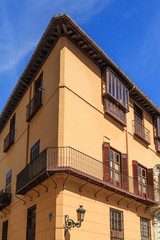 Fototapeta na wymiar Corner Building in Malaga