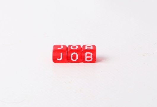 Drei rote W&uuml;rfel mit den Buchstaben JOB