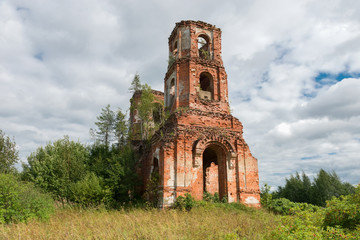 Fototapeta na wymiar Ruined Church of the Kazan icon of the Mother of God. The Village Of Russian Noviki. Valday district, Novgorod region, Russia